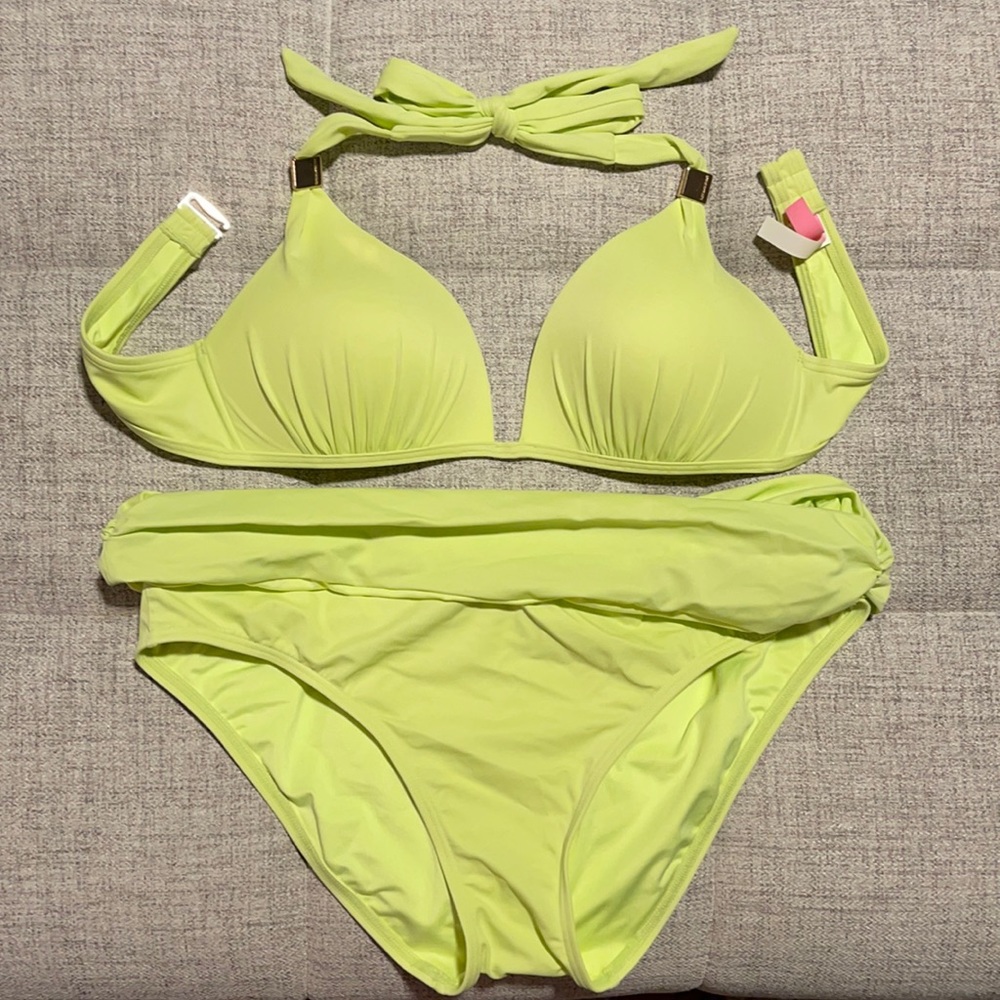 Final reduction! NWOT Victoria’s Secret Bikini Set